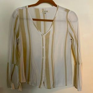 Harper Top | Francesca’s Closet | Button down bell sleeve